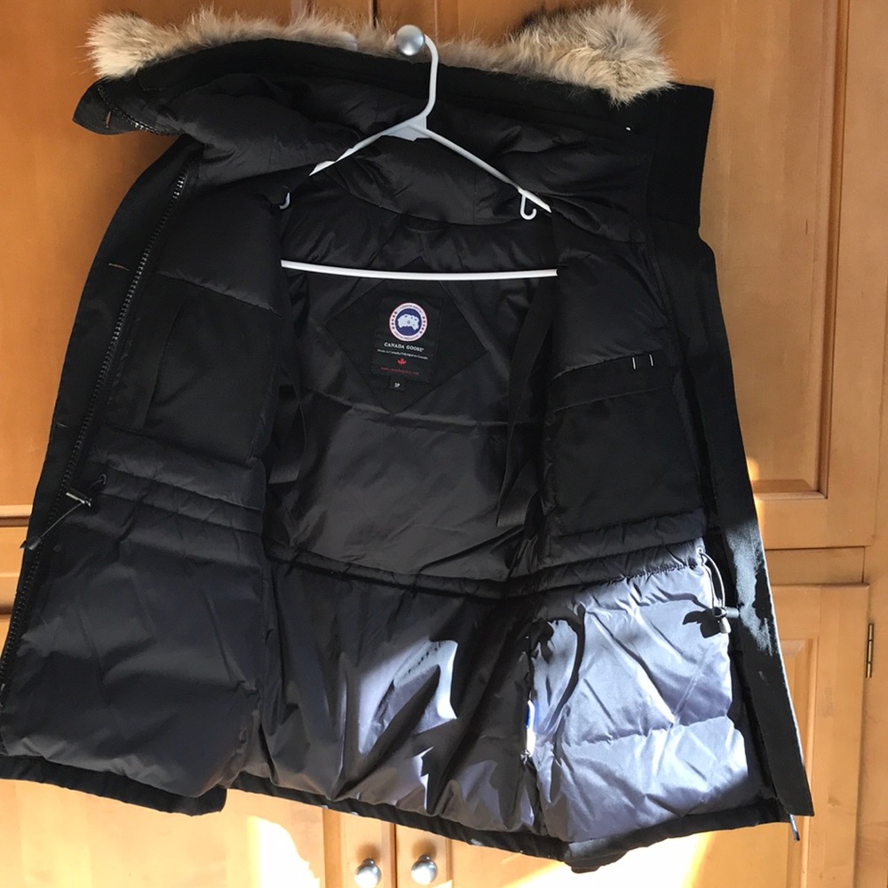 ❗️SOLD ON MERC. 1/25/19 Canada Goose Montebello Sm - Picture 7 of 8